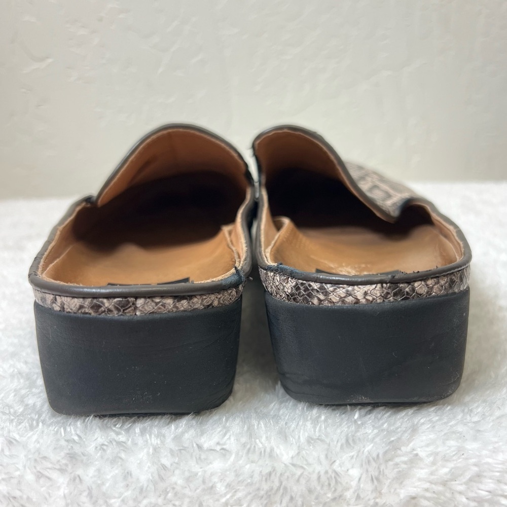 FitFlop Superskate leather slip-on mule shoes in a snake print Size 8.5 - Picture 4 of 12